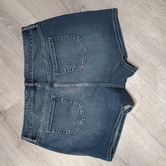 Torrid Denim cotton blend Jean shorts women size 18 - Picture 2 of 9